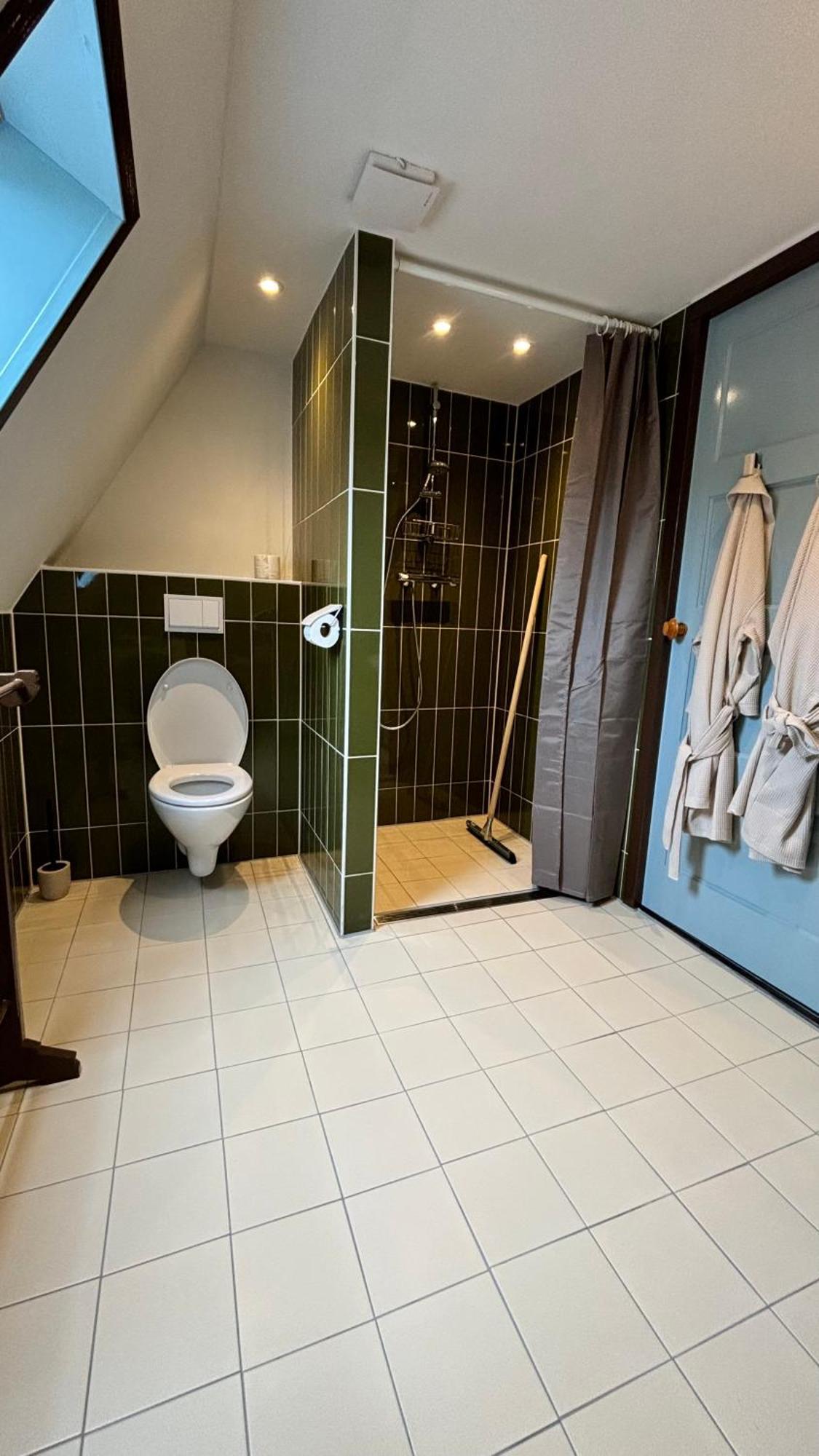 Apartamento Hus Fan Eartiids Huns Exterior foto