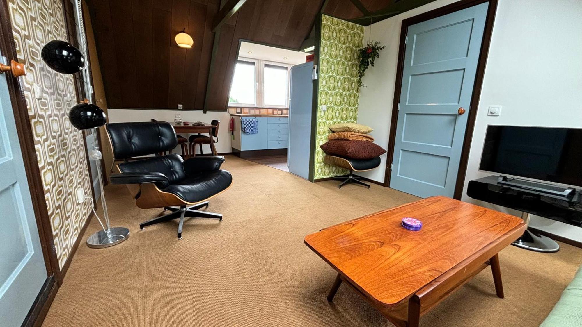 Apartamento Hus Fan Eartiids Huns Exterior foto