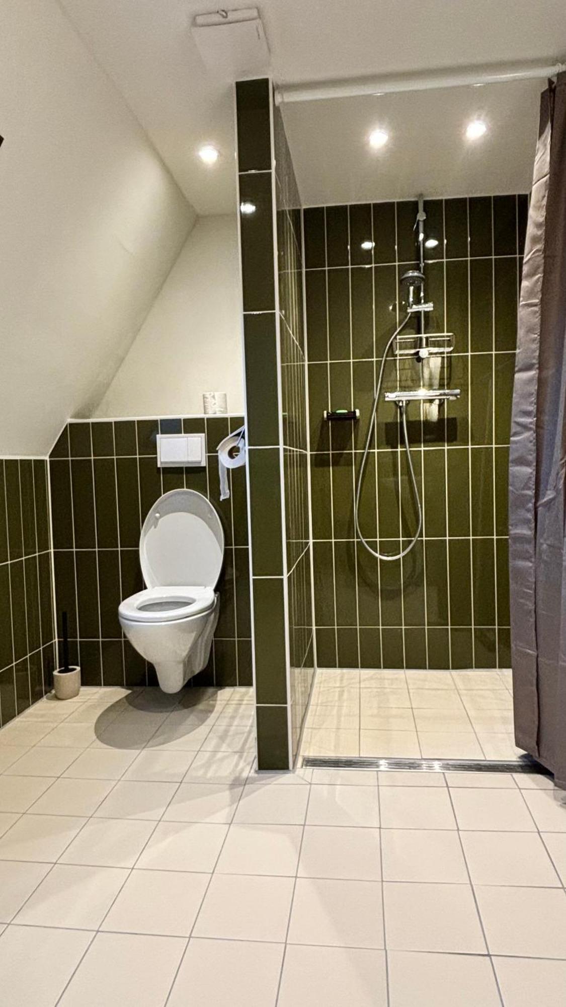 Apartamento Hus Fan Eartiids Huns Exterior foto